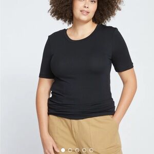 Universal Standard Foundation Short Sleeve Crew Neck Tee - Large - fits like Med